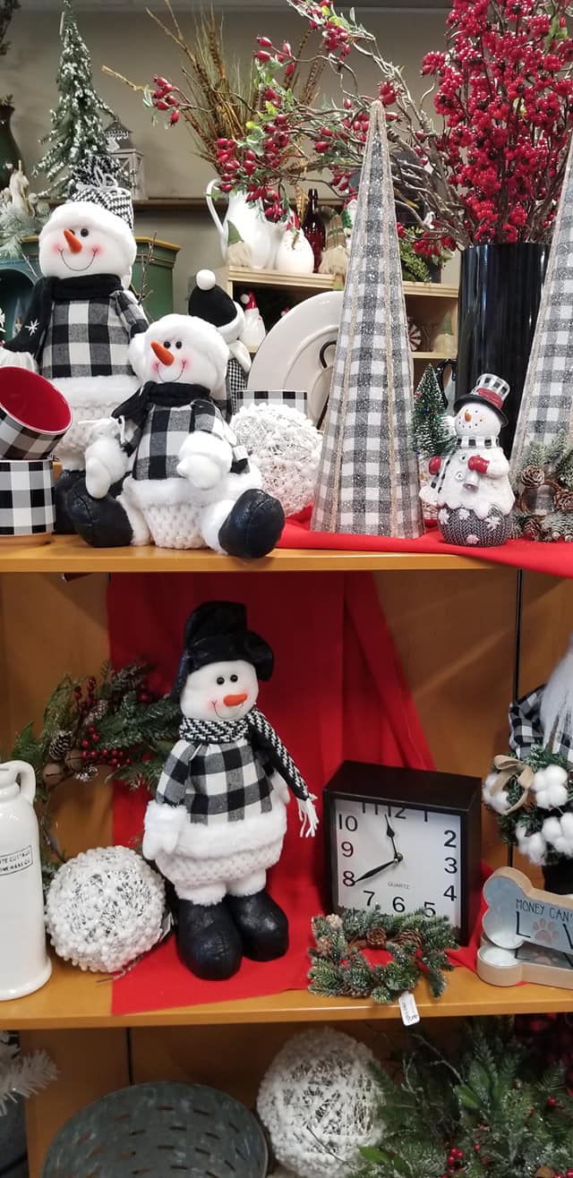 Elkader Floral photo 3